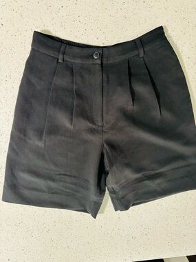 The Drop Classic Black Pleated Women’s Shorts NWT
